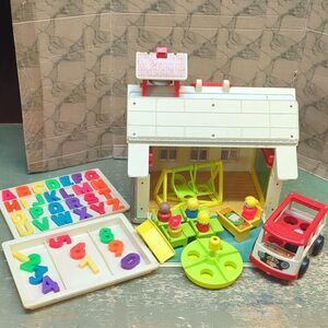 #15) #923	 Little People Play Family School 1971 w/extras set/tray/bus